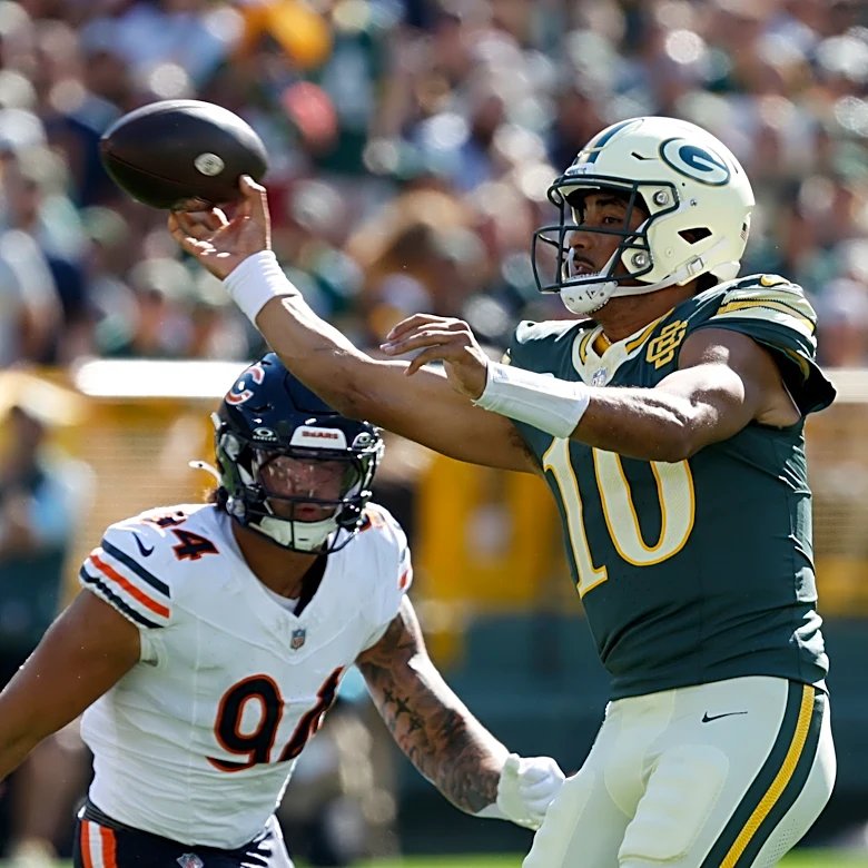 Love-Watson connection helps Packers take some revenge on Bears with a 31-7 rout