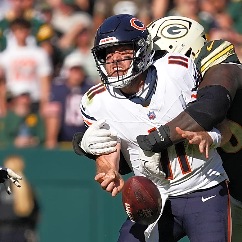 Caleb Williams nears return, and Bears show they need their QB in lopsided loss to Packers