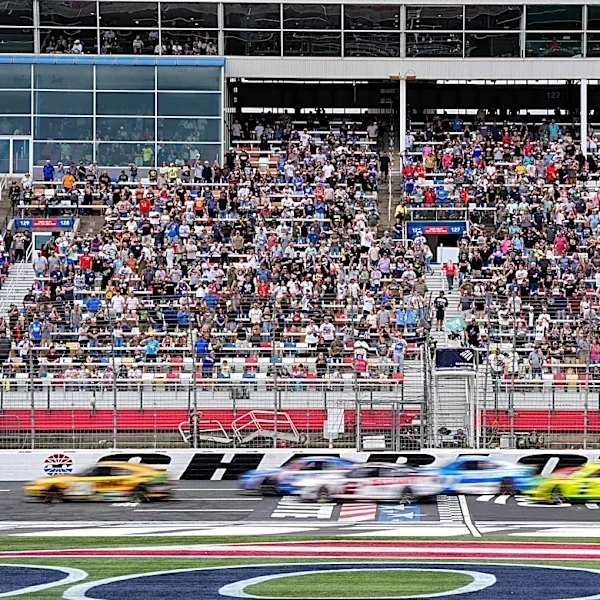 Chase Briscoe holds off teammate Christopher Bell in Charlotte to win 2nd straight playoff race