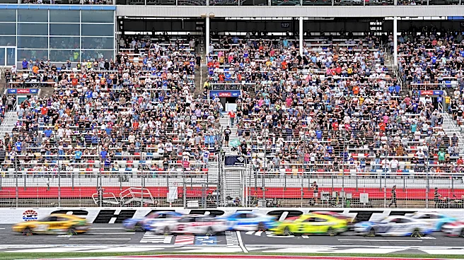 Chase Briscoe holds off teammate Christopher Bell in Charlotte to win 2nd straight playoff race