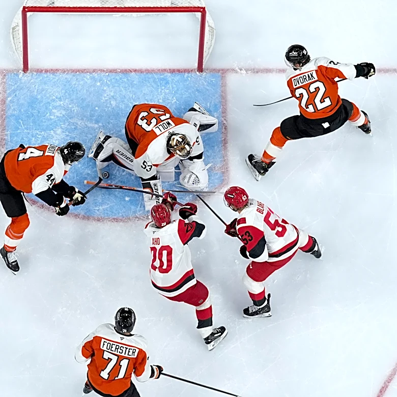 Hurricanes send Flyers to franchise-record 7th straight loss to open season