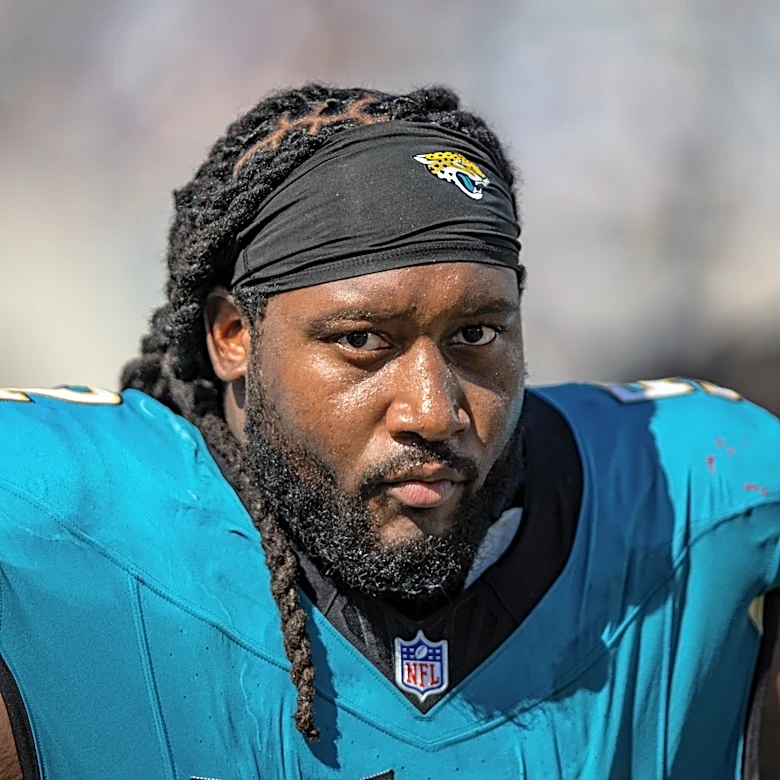 From run stuffer to long snapper, Jaguars' DaVon Hamilton becomes an unsung hero in an unlikely win