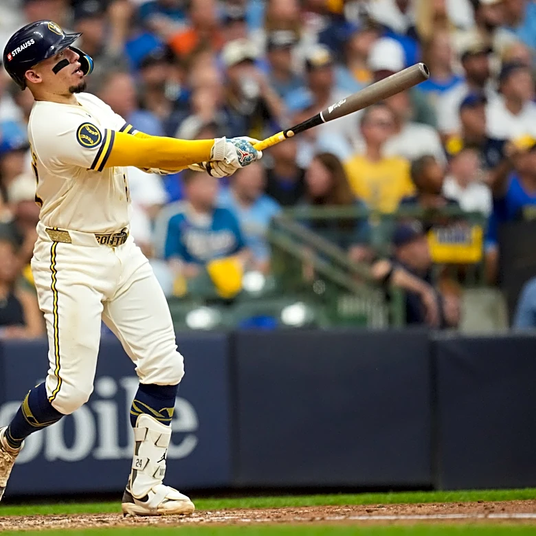 Contreras delivers and Milwaukee's bullpen shines as the Brewers top the Dodgers 7-4 in NLCS Game 2