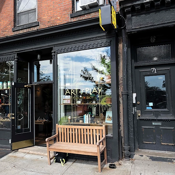 Kelly Clarkson and a Brooklyn store clashed on social media. Behind it, power dynamics loomed