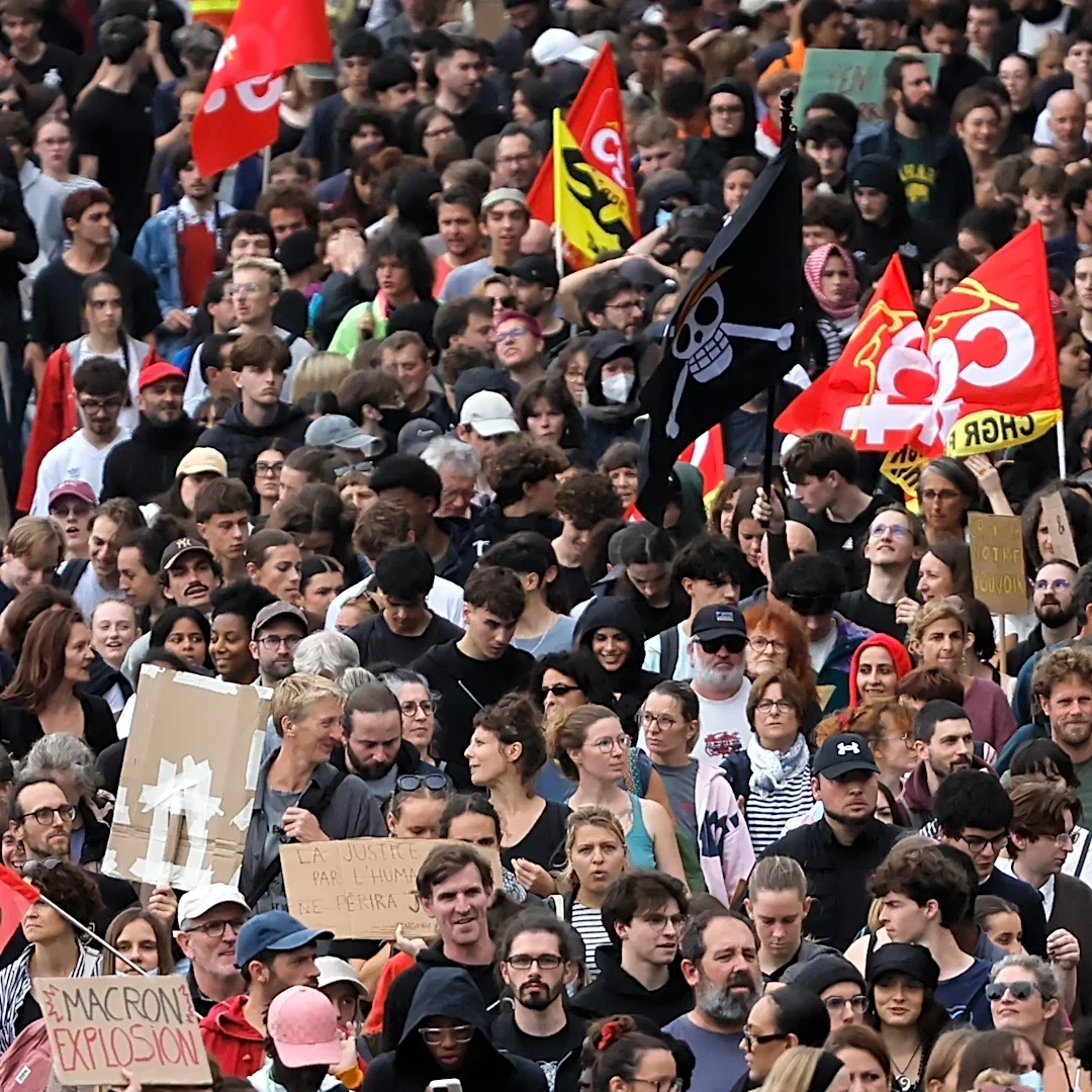 French soccer ethics body calls on fans to keep politics out of stadiums amid student protests