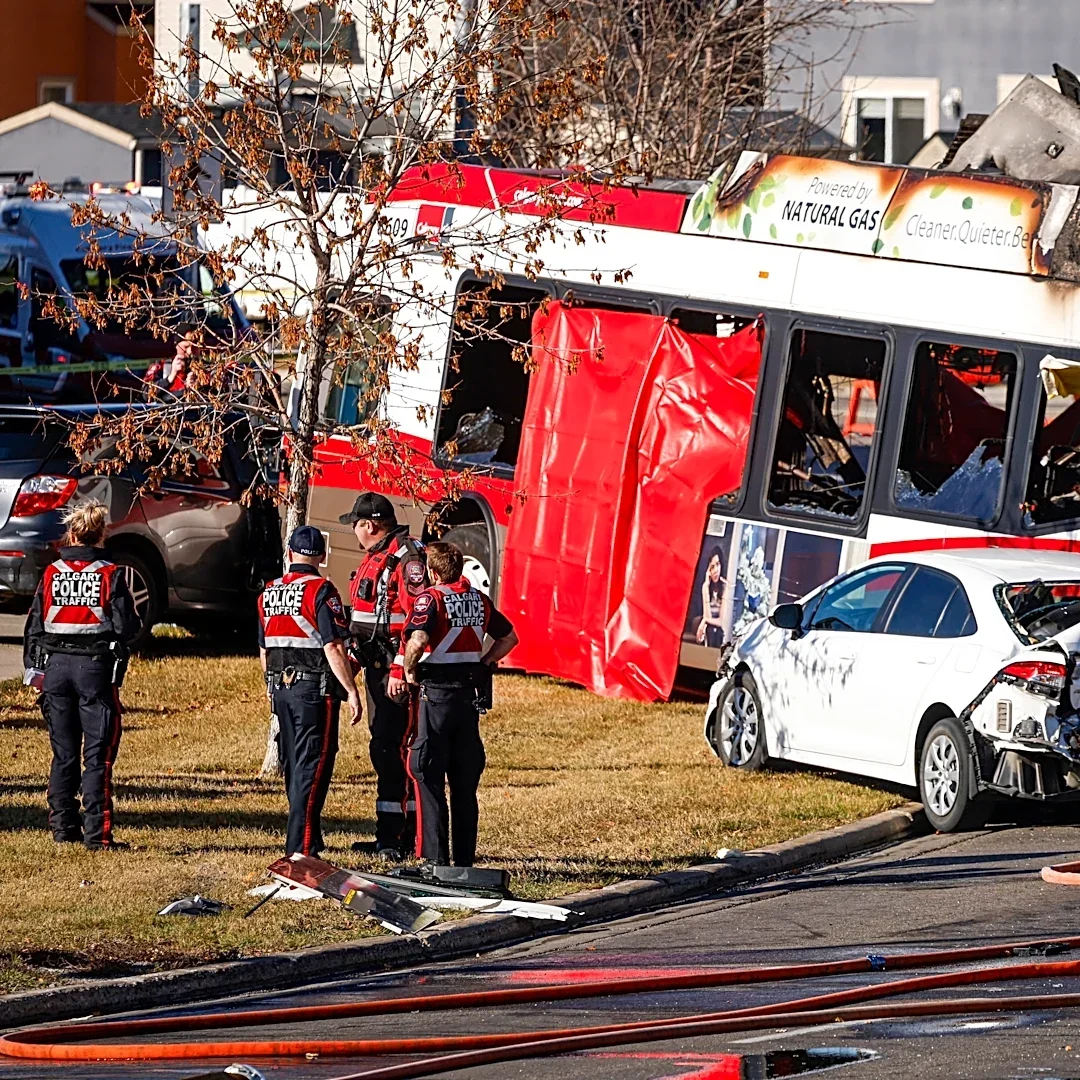 Bus crash in Canada leaves 3 dead and 19 people injured, police say