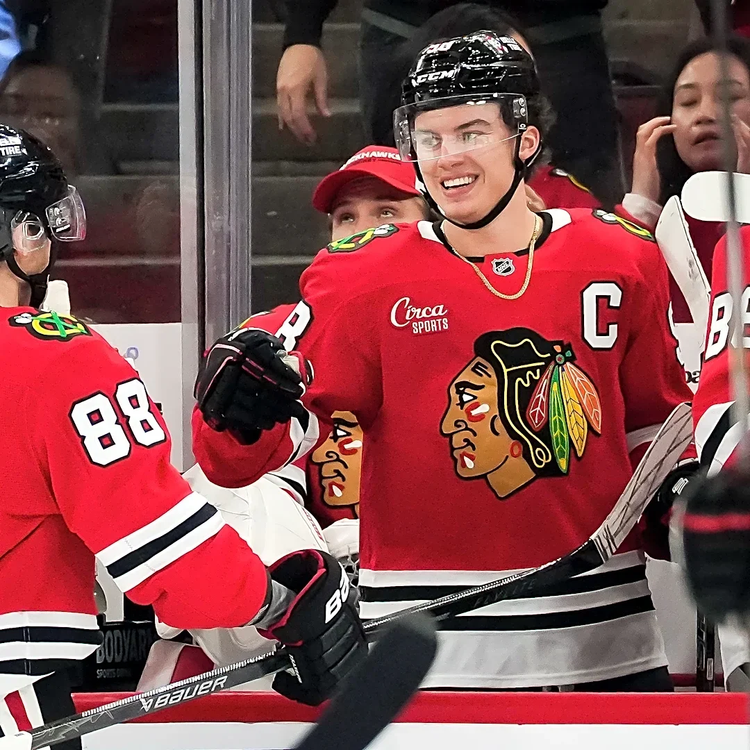 Blackhawks Patrick Kane sets NHL assist record for U.S.-born players with a helper on Bedard's goal