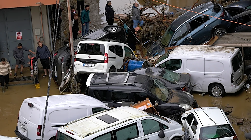 Istanbul's worst floods in 80 years leave 4 dead