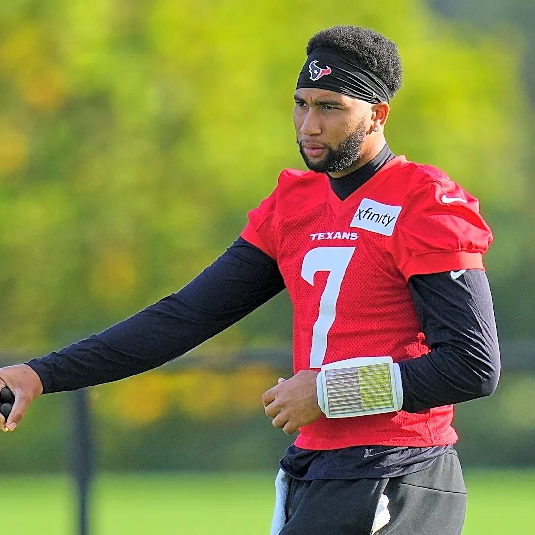 Texans had to switch planes before departure for London ahead of game against Jaguars at Wembley