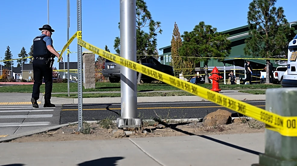 The Latest: 16-year-old kills 3 children and a teacher at Oregon elementary school
