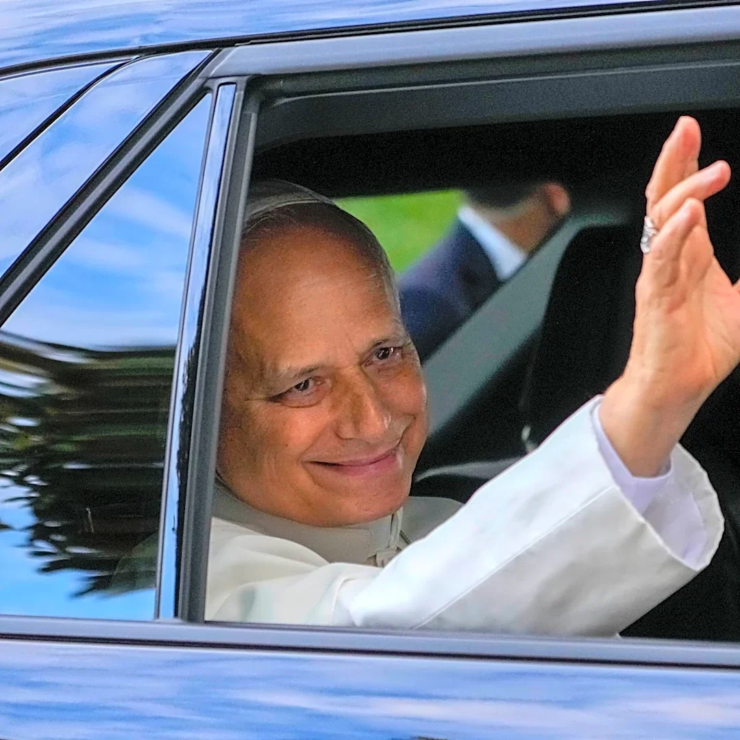 Pope returns to Vatican days after surgery; surgeon says he should be fit for Latin America tour