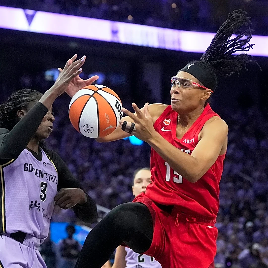 Allisha Gray returns with 19 points, but the Dream fade late in a 68-64 Game 1 loss