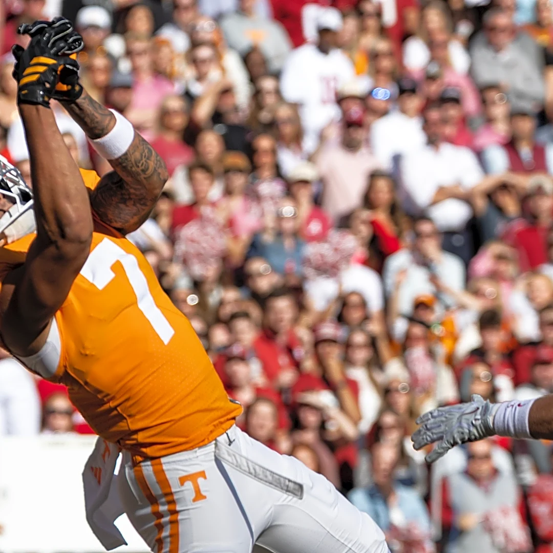 No. 14 Tennessee hands No. 6 Alabama second straight loss, 26-10