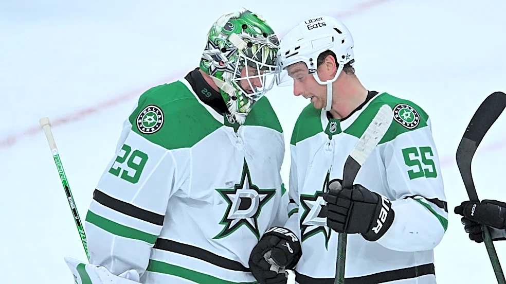 Oettinger has 3rd shutout of season, Hyry scores twice in Stars' 4-0 win over Blackhawks