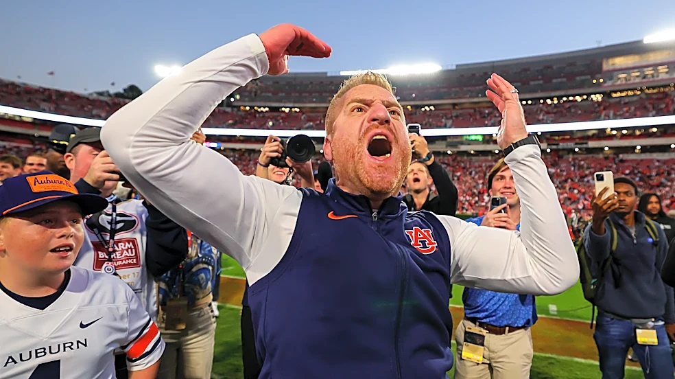 Shakeup Saturday: 5 of the top 8 teams in the Top 25 lost for the first time since 1989