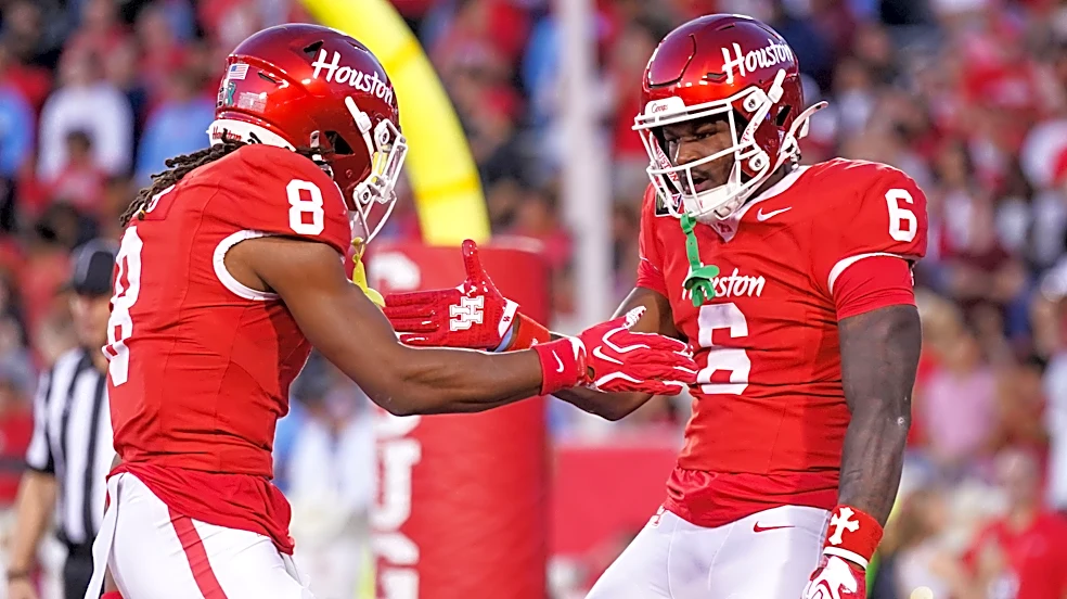 Weigman throws 5 TD passes to lead No. 20 Houston to a 35-32 win over No. 18 Oklahoma State