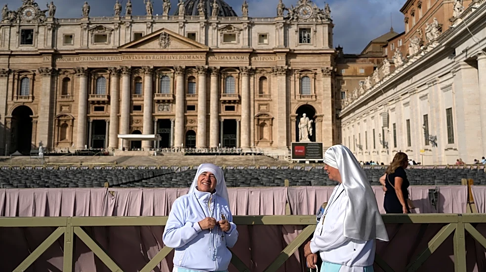 Faithful gather to welcome Pope Leo back for Sunday blessing after cancer surgery