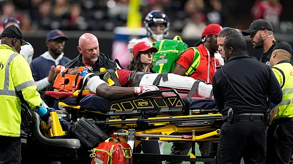 Falcons' Kendal Daniels carted off on stretcher after third-quarter tackle