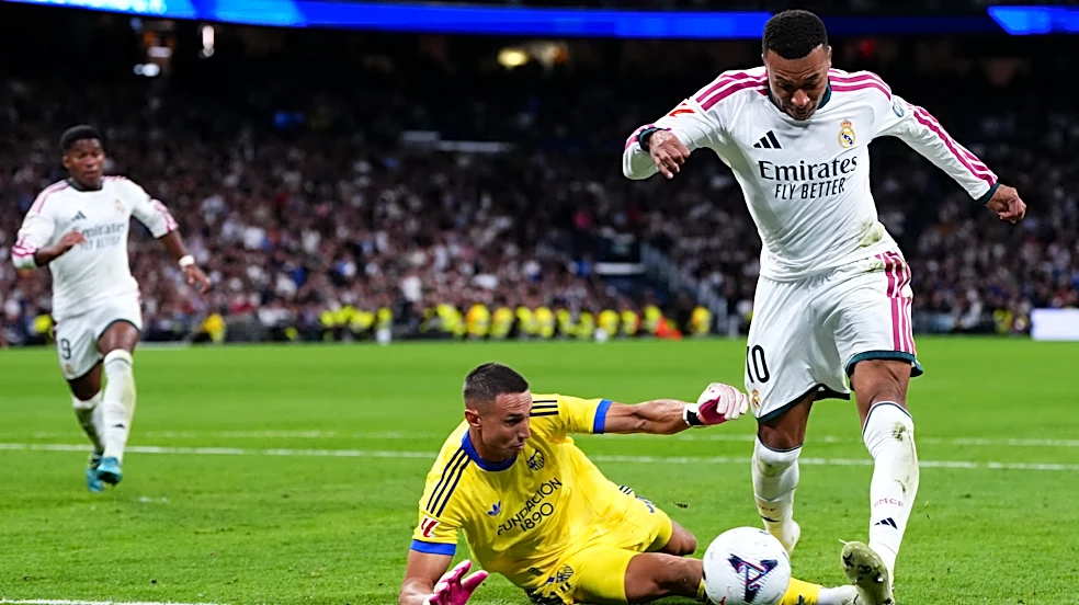 Mbappé stars as Madrid beats Sevilla 4-1, 50-meter goal in England, Freiburg's 1st Bundesliga loss