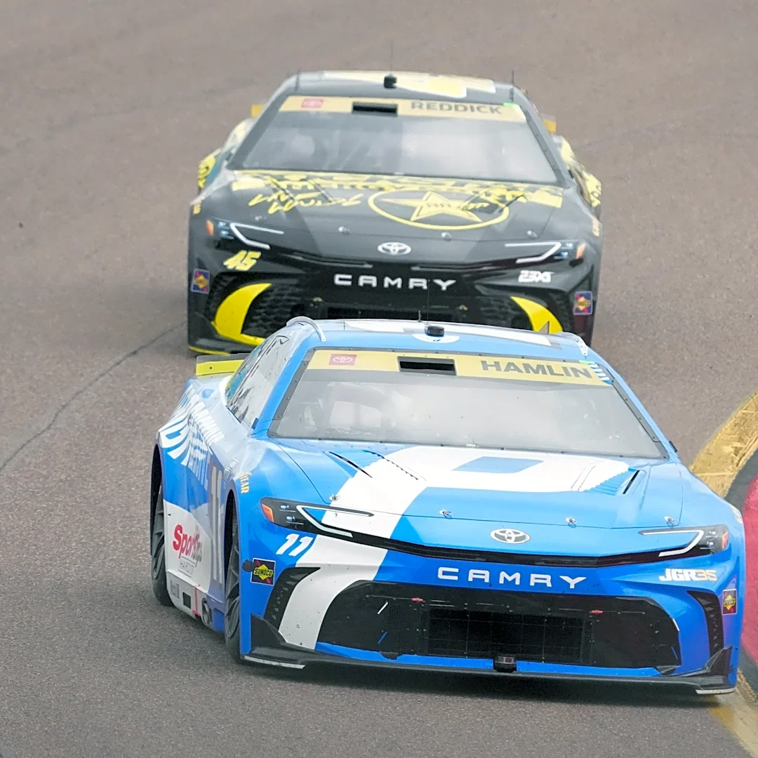 Reddick wins in Phoenix as NASCAR Cup Series championship tightens after miserable day for Larson