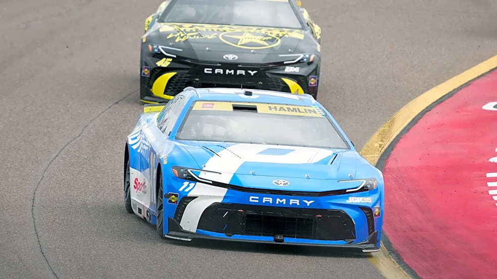 Reddick wins in Phoenix as NASCAR Cup Series championship tightens after miserable day for Larson