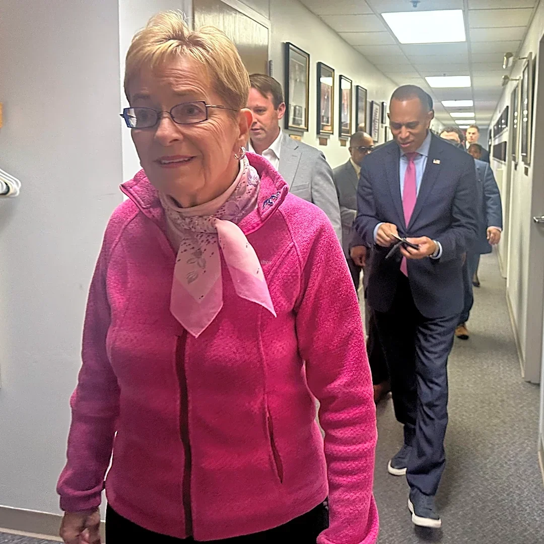 Jeffries likes Democrats' chances in race for the House as he campaigns in Ohio