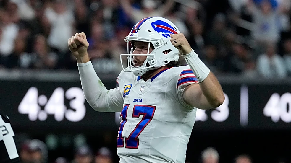 Josh Allen ties Jim Kelly's Bills TD pass record as Buffalo holds off Raiders 33-30