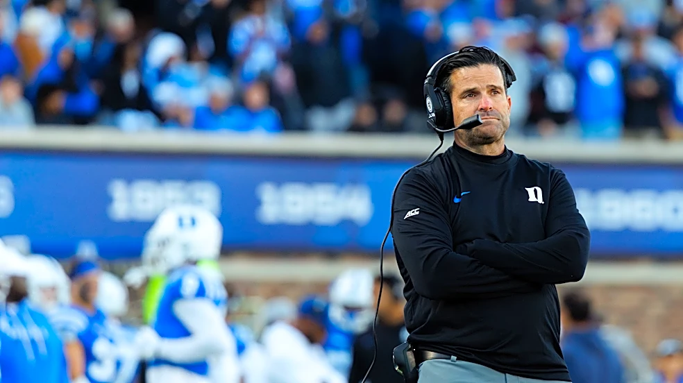 Duke's Robinson apologizes for on-field incident with female training staffer during injury stoppage