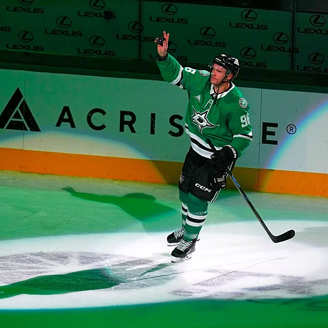 Mikko Rantanen's overtime hat trick gives the Stars a 3-2 win over the Bruins