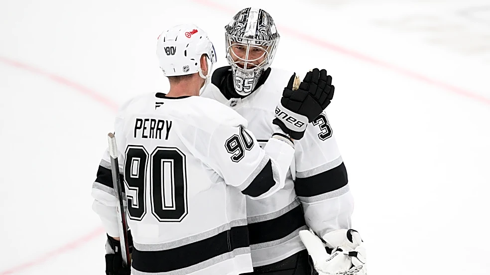Kings pick up long-awaited first win of season with their best offensive output so far