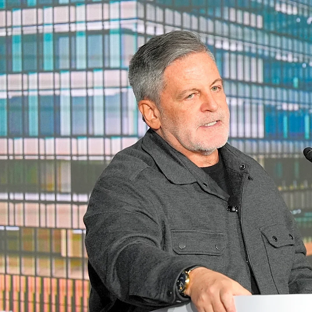 Dan Gilbert pledges $1 billion to redevelop Detroit's Renaissance Center