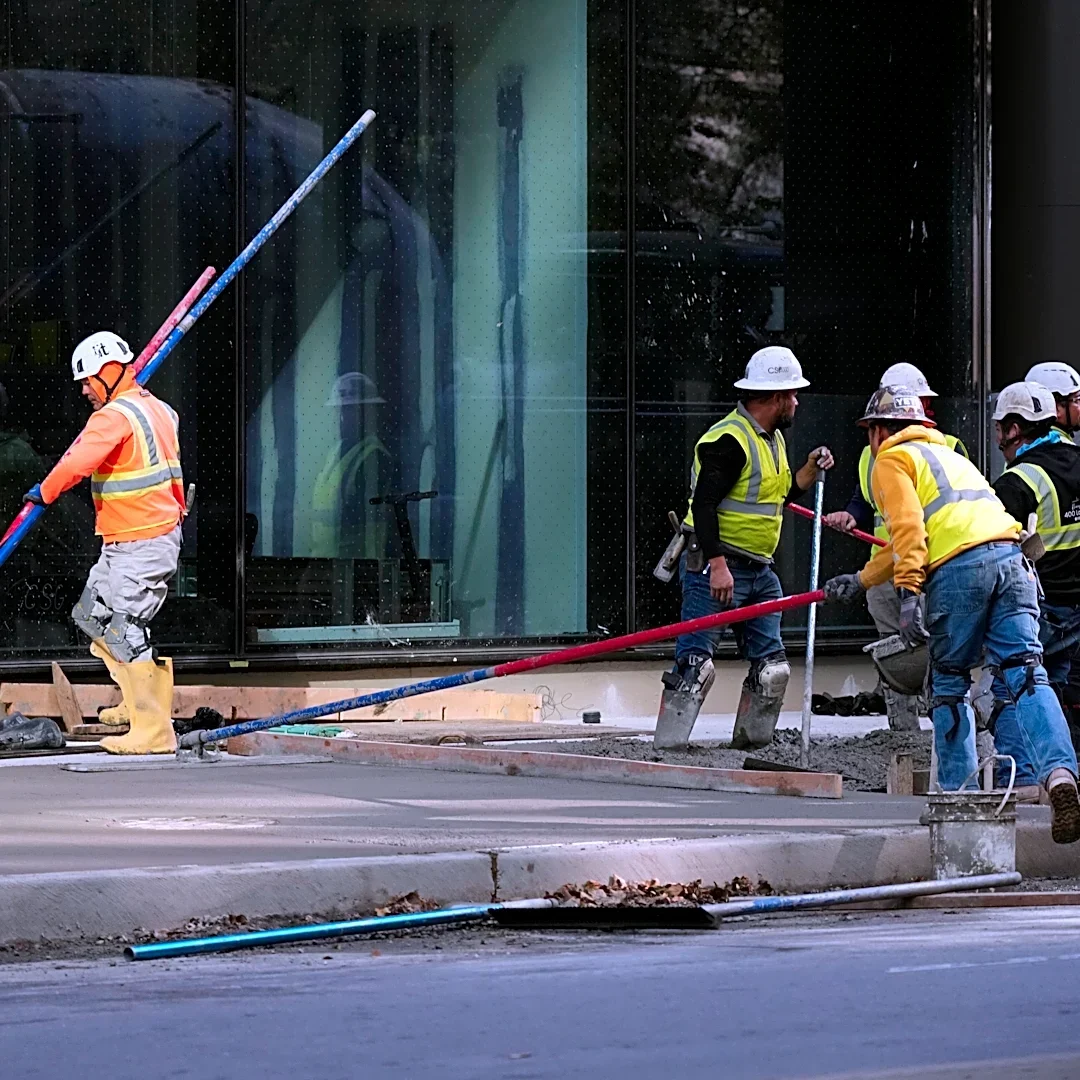 US jobless claims fell to 194,000 last week, lowest since July