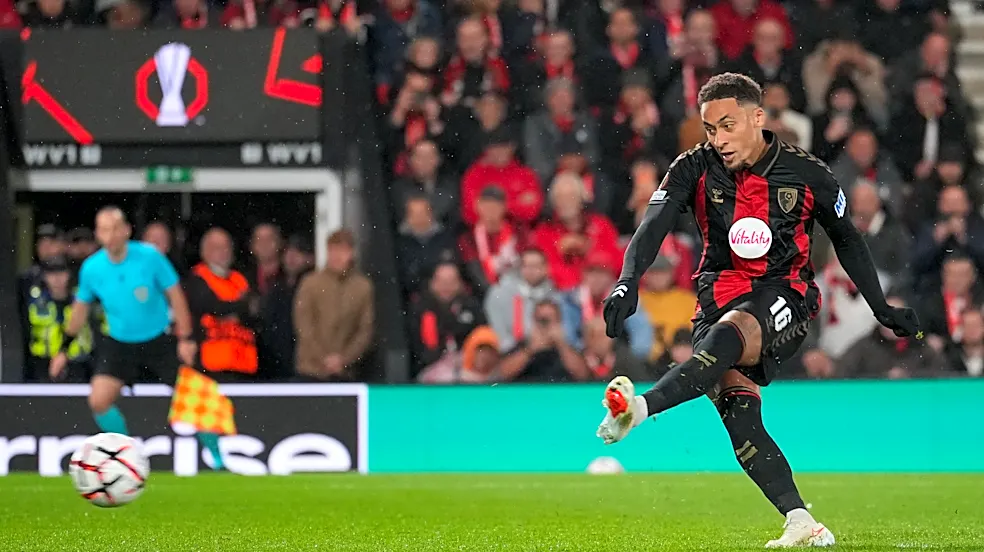 Bournemouth beats 10-man Milan in Europa League after goalkeeper sent off. Juventus held to draw
