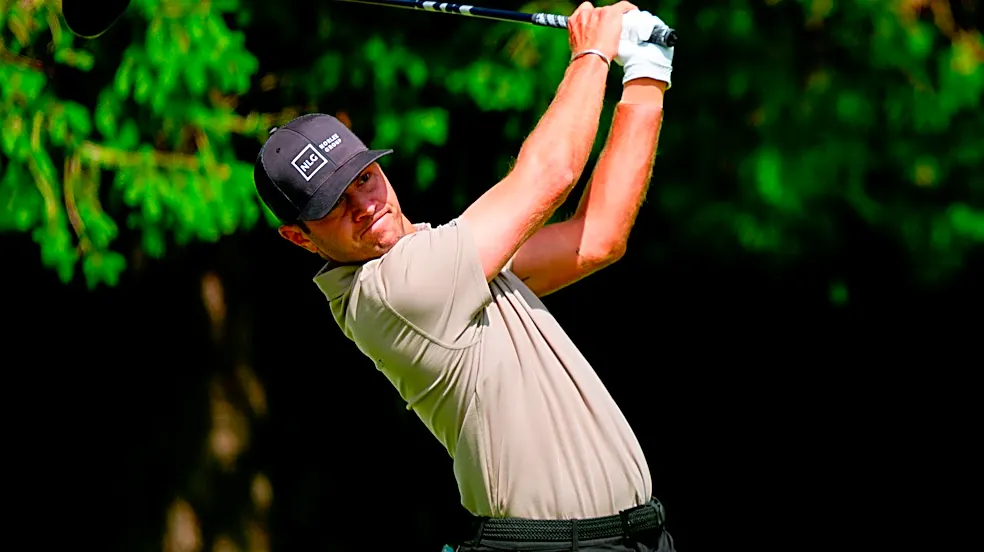 Chandler Blanchet rides a pair of eagles to a season-best 62 and the lead in Bermuda