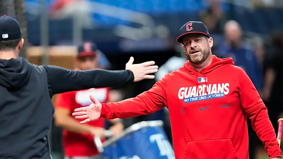 Guardians manager Stephen Vogt says he'll be back with club, dismisses rumors about move to Mariners