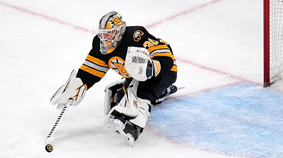 Michael DiPietro has first career shutout, David Pastrnak scores 2 as Bruins beat Predators 6-0