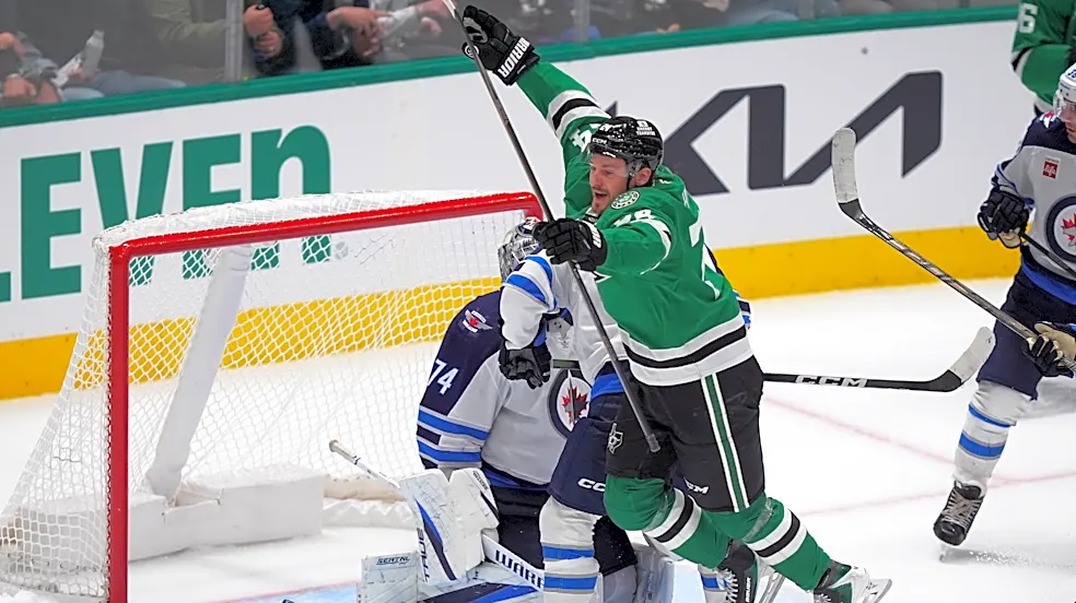 Roope Hintz scores overtime breakaway goal after tying game late as Stars beat Jets 3-2