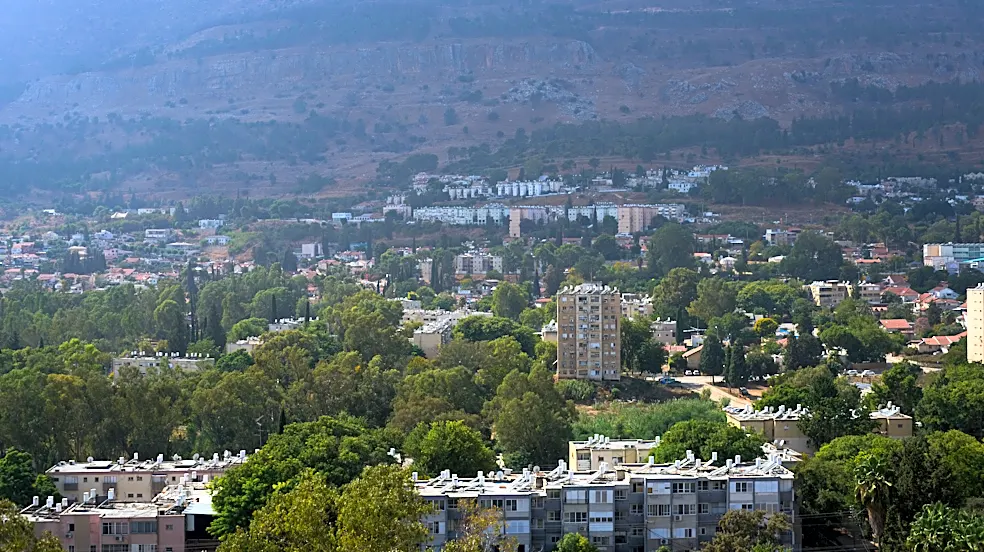 In Netanyahu stronghold, signs of fraying loyalty emerge before election