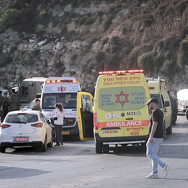 Israel orders closure of the West Bank after soldiers kill 2 Palestinians behind an alleged attack