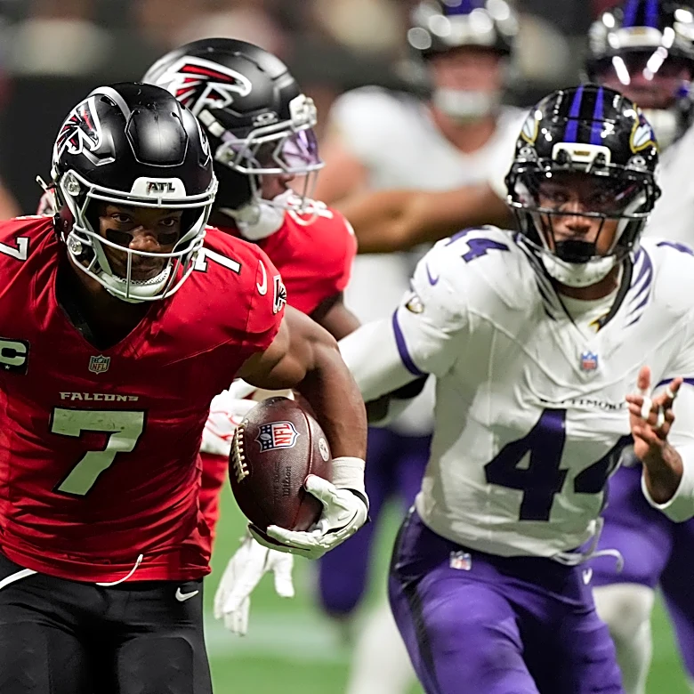 Falcons All-Pro Bijan Robinson's leadership includes praying for frustrated teammates on sideline