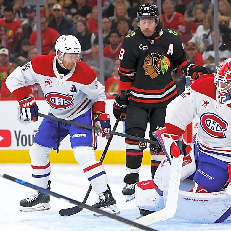 Jake Evans scores twice in the Canadiens' 4-1 victory over the Blackhawks