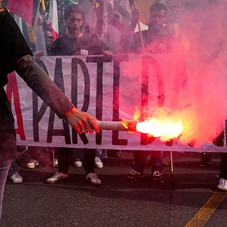 Hundreds of soldiers sent to Milan as protesters march across Europe
