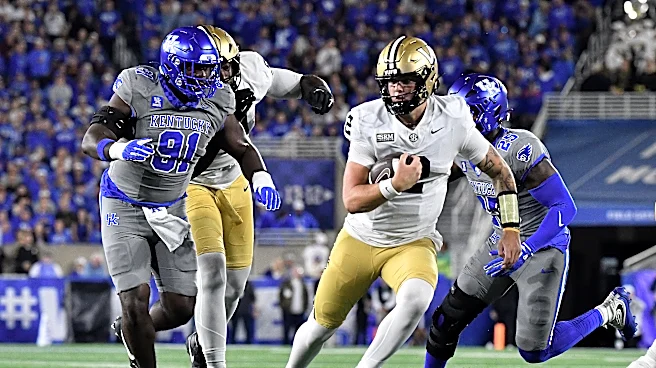 Kenny Minchey helps No. 12 Kentucky beat Vanderbilt 34-17
