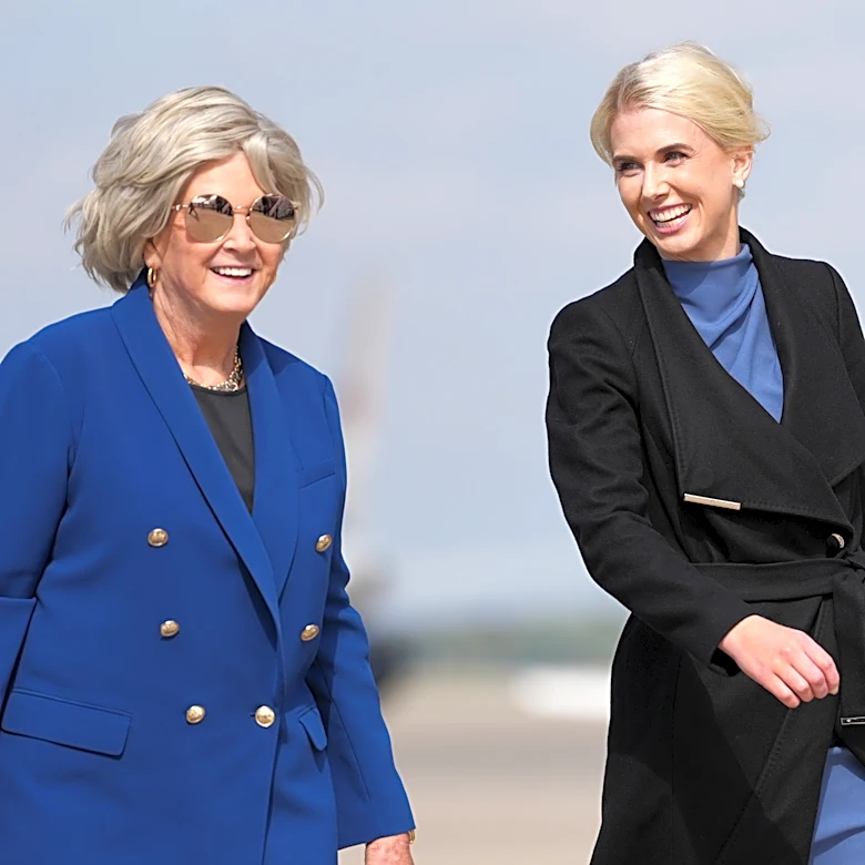 Who's on Air Force One? Trump's midterms entourage includes strategists, aides and aging athletes