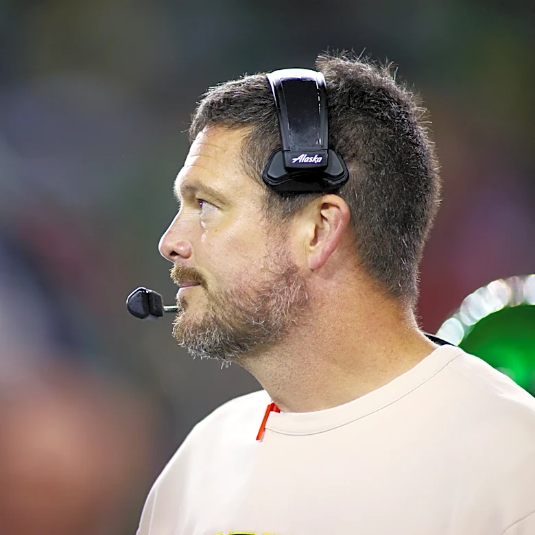 Oregon fires offensive coordinator Drew Mehringer after a loss to Illinois