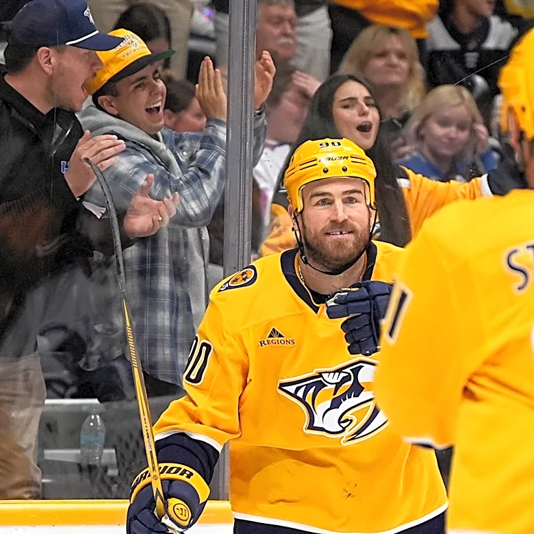 O'Reilly, Stamkos each score twice as the Predators beat the Avalanche 6-2
