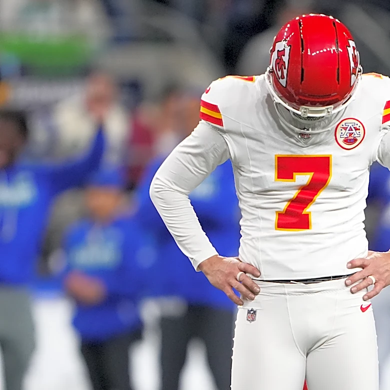 Seahawks rout the Chiefs as Harrison Butker misses 2 more kicks in a dismal all-around showing