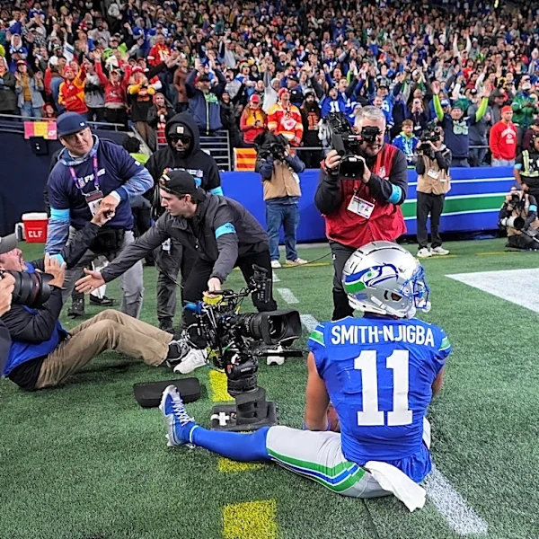 Jaxon Smith-Njigba ignites Seahawks offense while leading NFL with 867 yards receiving