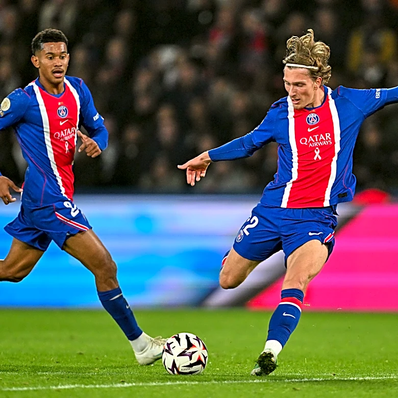 PSG goes top of Ligue 1 with win over Lyon while Sevilla returns to winning ways