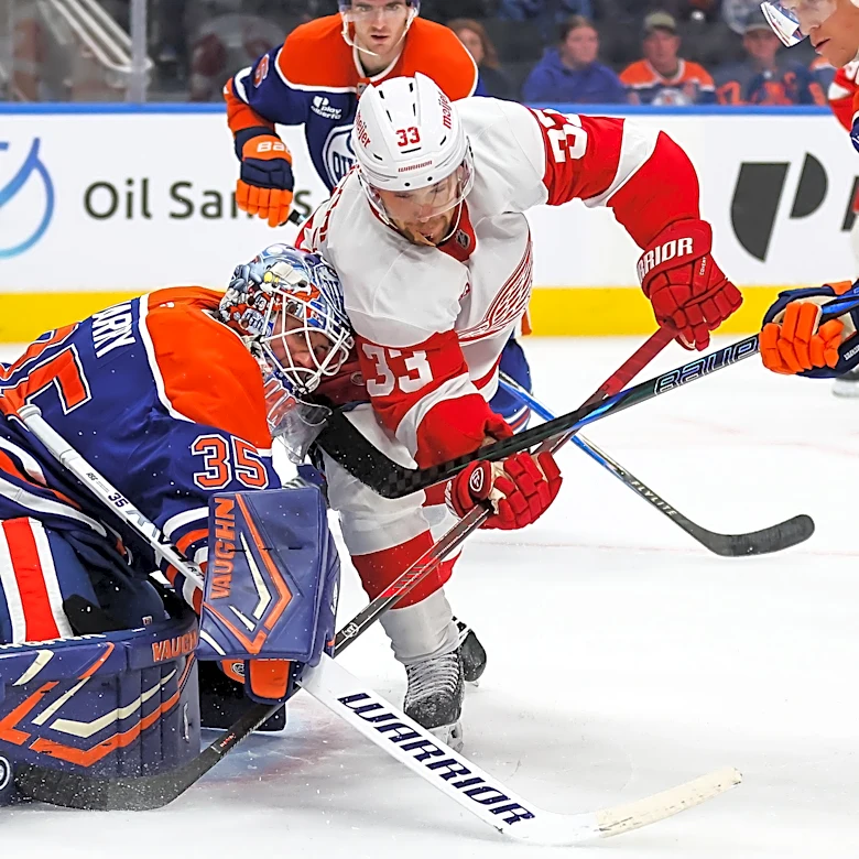 Raymond scores in shootout to lift Red Wings to 4-3 decision over Oilers